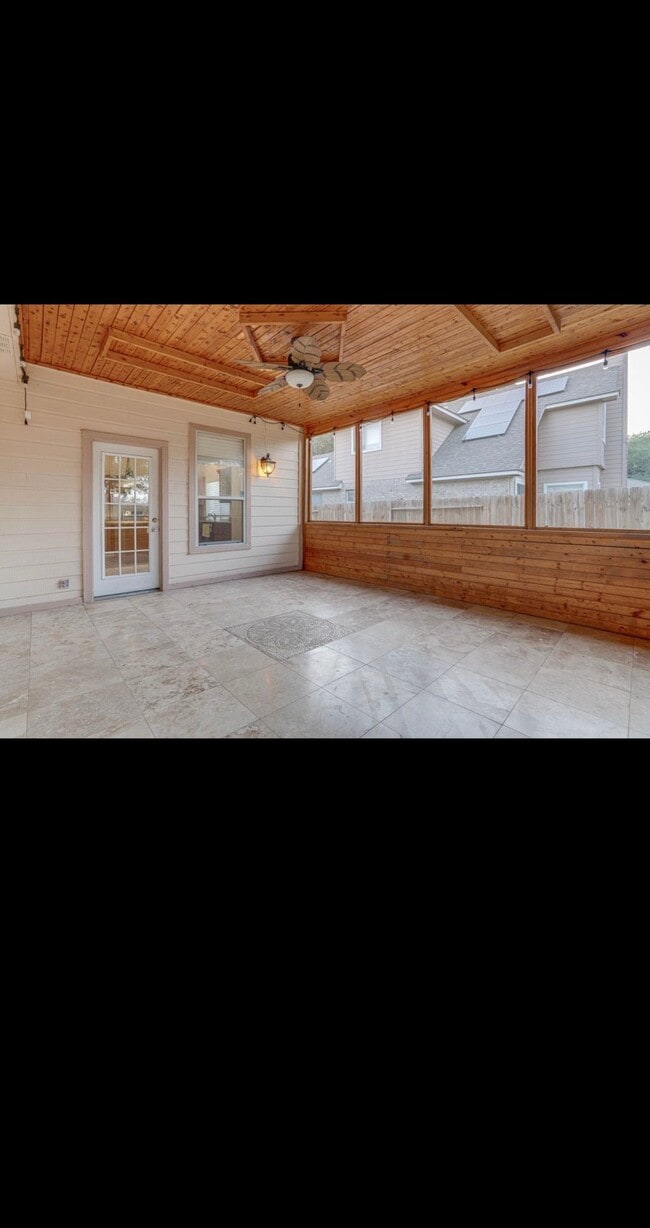 Photo - 3035 Fall Crest Dr House