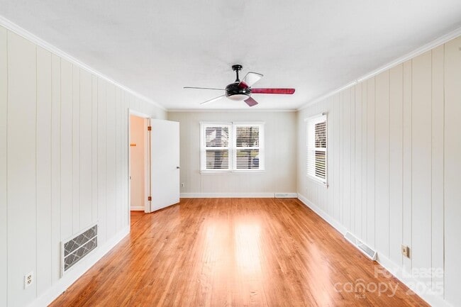 Building Photo - 5001 Vescova Ct