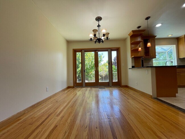 Foto del edificio - SUNNYVALE - Well Maintained 4 Bed 2.5 Bath