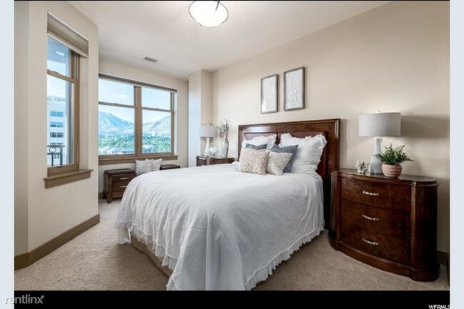 Building Photo - 1 br, 1 bath  - 86 N University Ave Apt 608