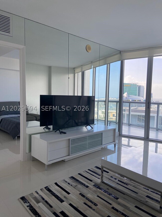 Foto del edificio - 495 Brickell Ave