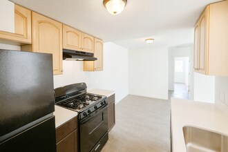 Building Photo - 3808 Cottonwood St