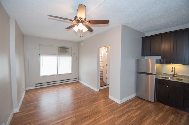 Foto del edificio - The Parkway Apartments