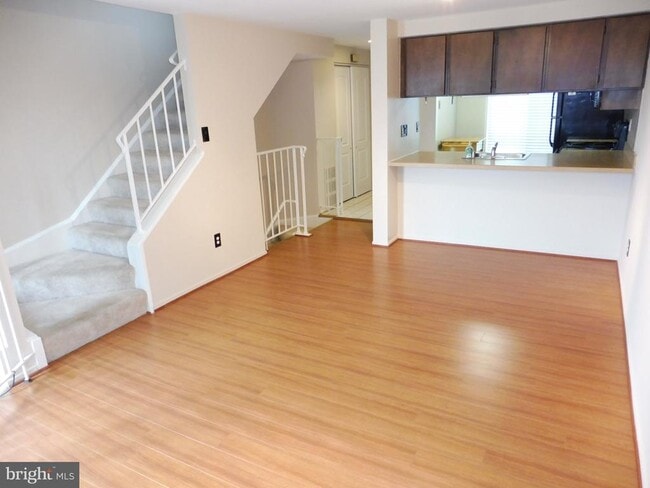 Foto del edificio - 9633 Brassie Way