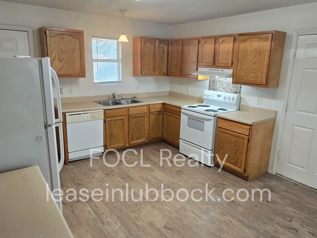 Foto del edificio - 2 bedroom, 2 bath, 1 car garage