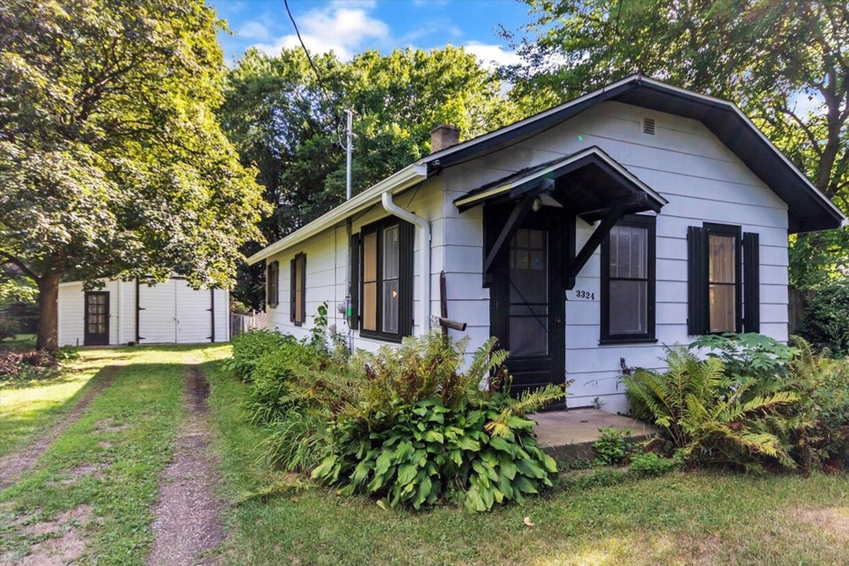 Primary Photo - Two Bedroom Home in Kalamazoo