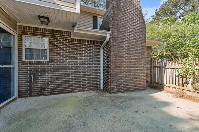 Foto del edificio - 547 Picketts Bend Cir