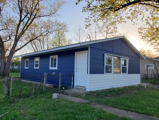 Building Photo - 5144 Rucks Rd