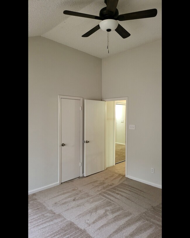 Foto del edificio - 5810 Twisted Pine Court