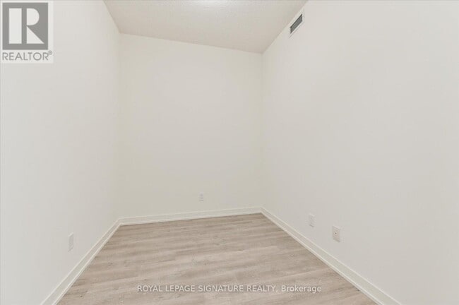 Photo du bâtiment - 38-C338 Simcoe Promenade