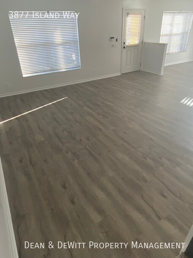 Foto del edificio - 3877 Island Way