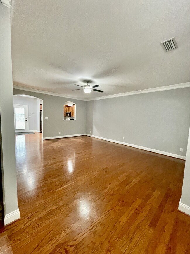 Foto del edificio - 518 Capstone Dr