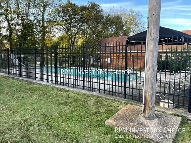 Foto del edificio - 2116 Hobbs Rd