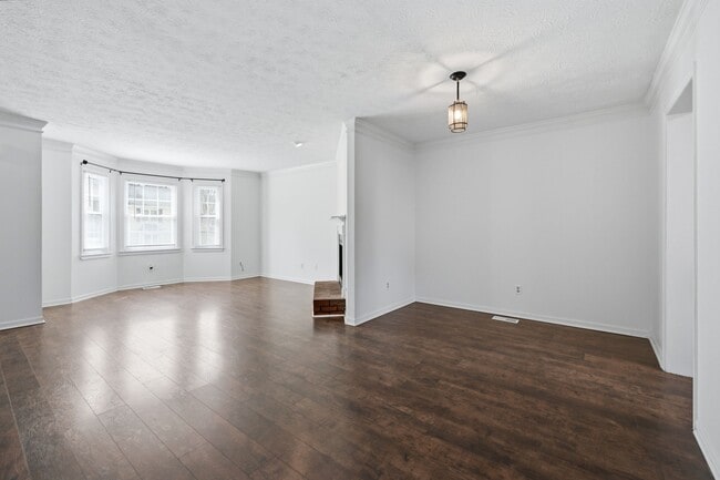 Building Photo - 1018 Kennesborough Rd NW