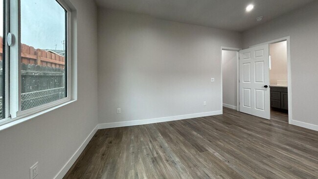 Foto del edificio - 1338 Highland Ave
