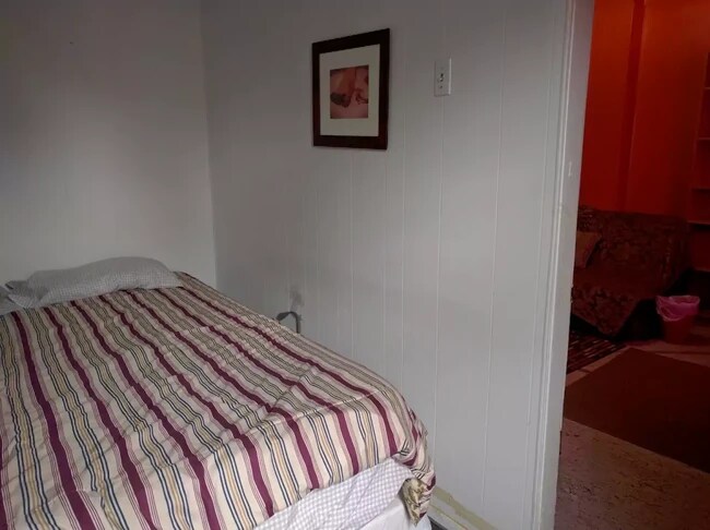 bedroom - 123 Wayne Street