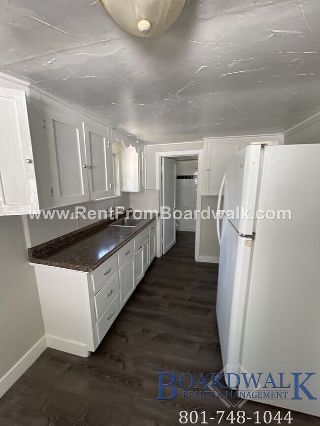 Foto del edificio - 2725 S Lake St
