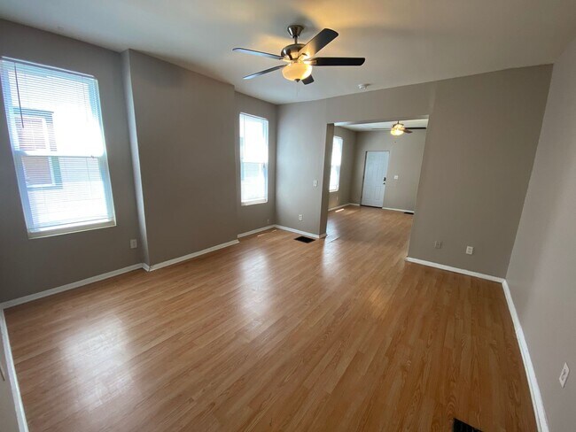 Foto del edificio - 1444 Hunter Ave