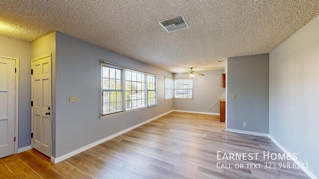 Building Photo - 13950 Garber St