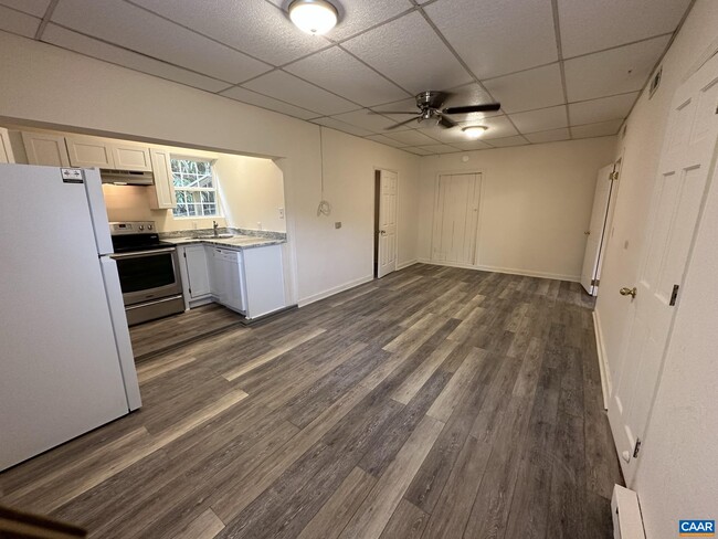 Building Photo - 104 Dunova Ct