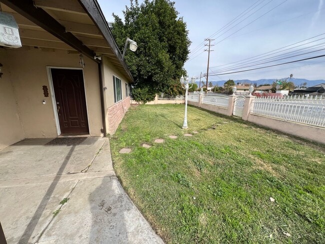 Building Photo - 3 Bedroom 1 Bath house
