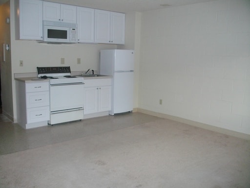 Kitchen - The Campus Apartments