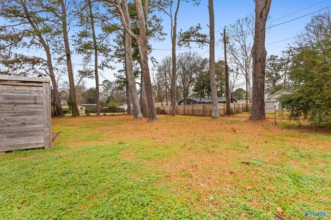 Foto del edificio - 3608 Northwest Crestmore Avenue