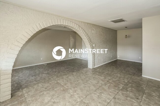 Building Photo - 8209 S 24th Way