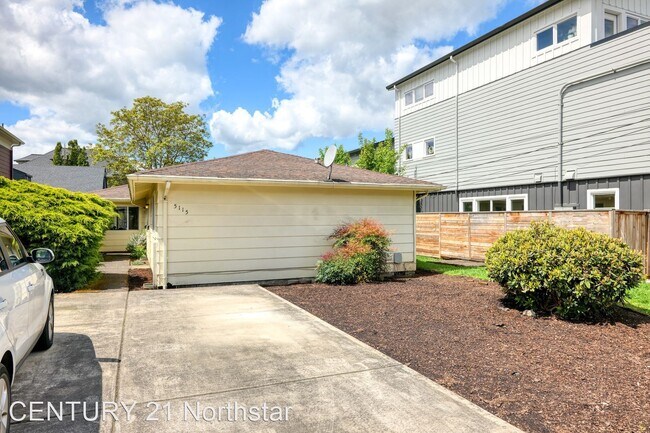 Foto del edificio - 2 br, 1 bath House - 5115 N Michigan Ave