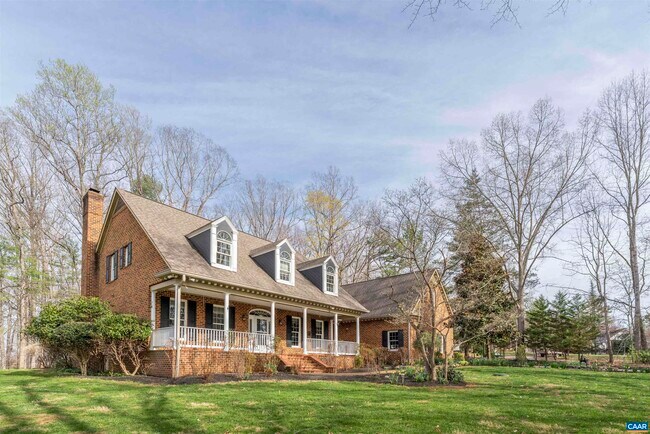 Foto del edificio - 3125 Beau Mont Farm Rd
