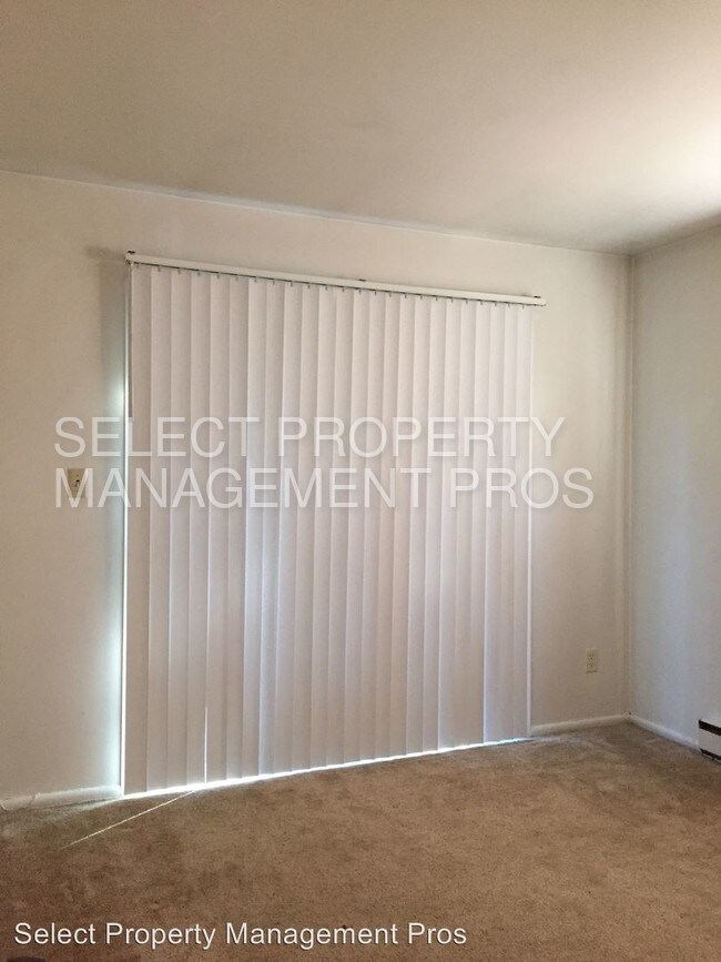 Foto del edificio - 3705 Sleepy Hollow Ln