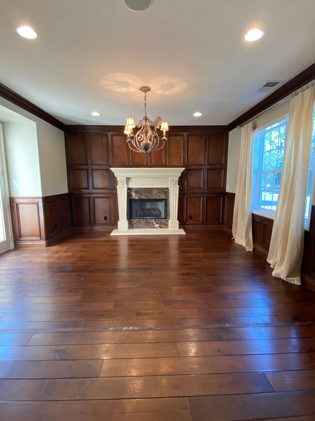 Building Photo - San Ramon Luxury family home New Paint!  C...