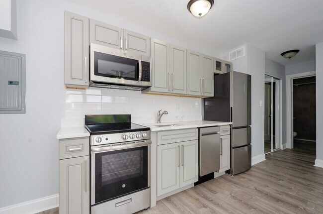 Foto del edificio - 7710 N Sheridan Rd