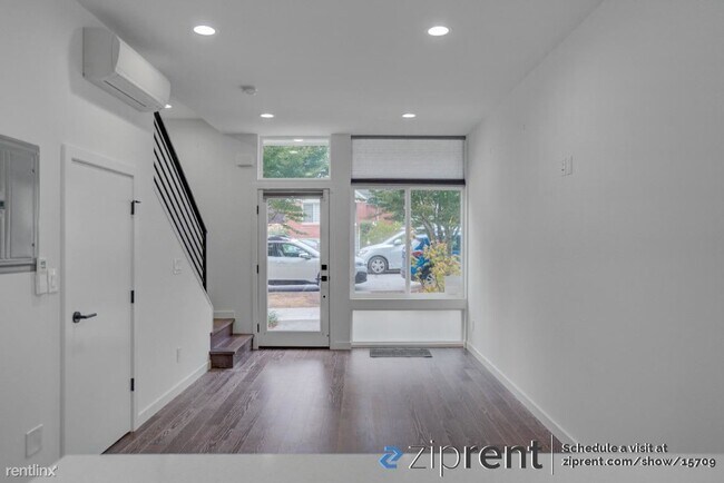 Foto del edificio - 2 br, 2.5 bath Townhome - 945 Northwest 56...