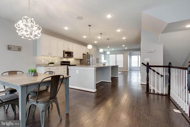 Building Photo - 7718 Cresap Ln