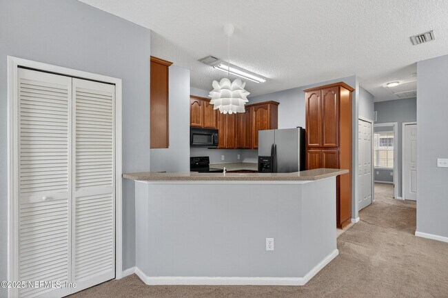 Foto del edificio - 7229 Deerfoot Cir