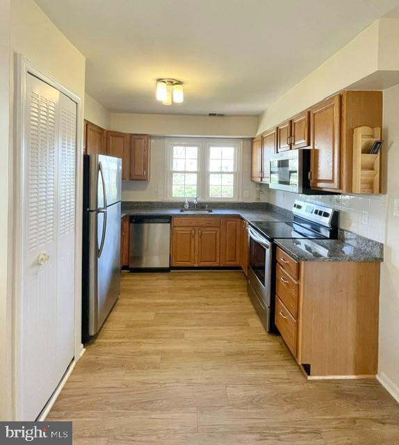Foto del edificio - 6918 Lodestone Ct