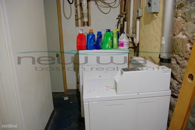 Foto del edificio - 472 Commercial St