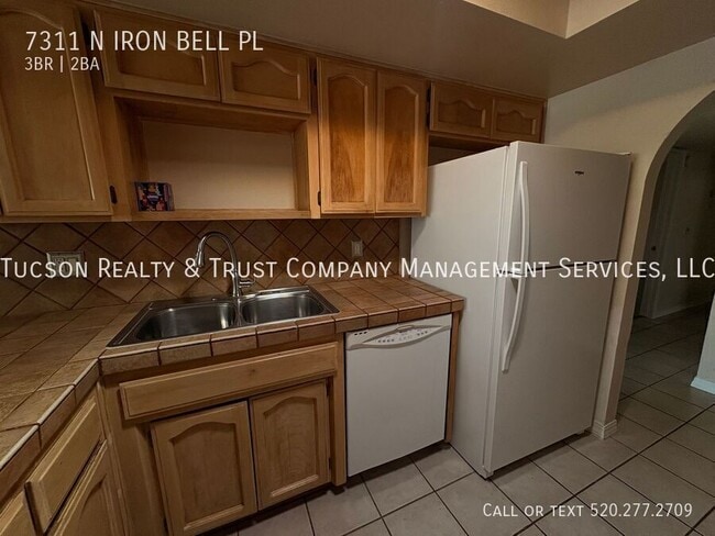 Foto del edificio - 7311 N Iron Bell Pl