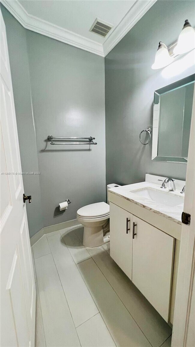 Building Photo - 4959 SW 135th Way