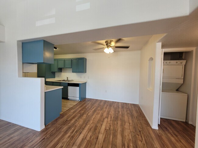 Foto del edificio - 3318 N Decatur Blvd