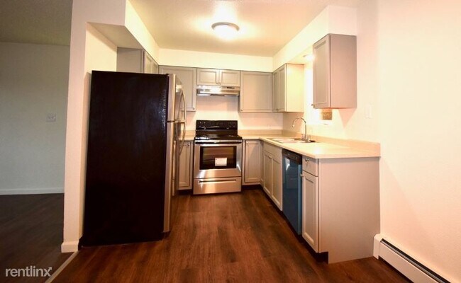 Building Photo - 2 br, 1 bath Apartment - 736 E 11th Ave