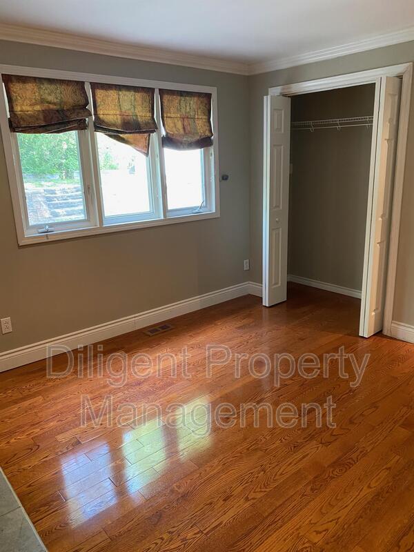 Photo du bâtiment - 1219 Cartier Blvd