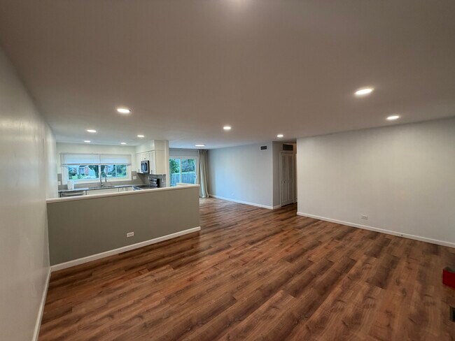 Foto del edificio - 930 Dorncliff Ln