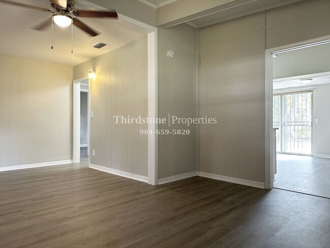 Foto del edificio - 3518 Japonica Rd N