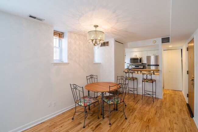 Building Photo - Washington Square West Condo