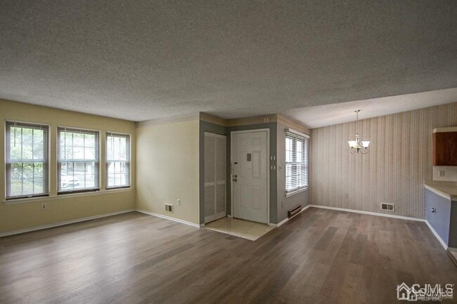 Foto del edificio - 148 Wycoff Way W