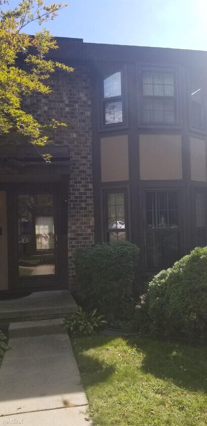 Primary Photo - 2 br, 2 bath Condo - 25284 Maplebrooke Dr