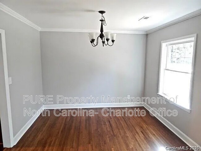 Building Photo - 227 N Sharon Amity Rd