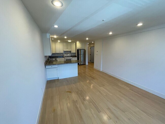 Foto del edificio - 1670 Kirkwood Ave